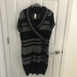 Short sleeve stripped dress